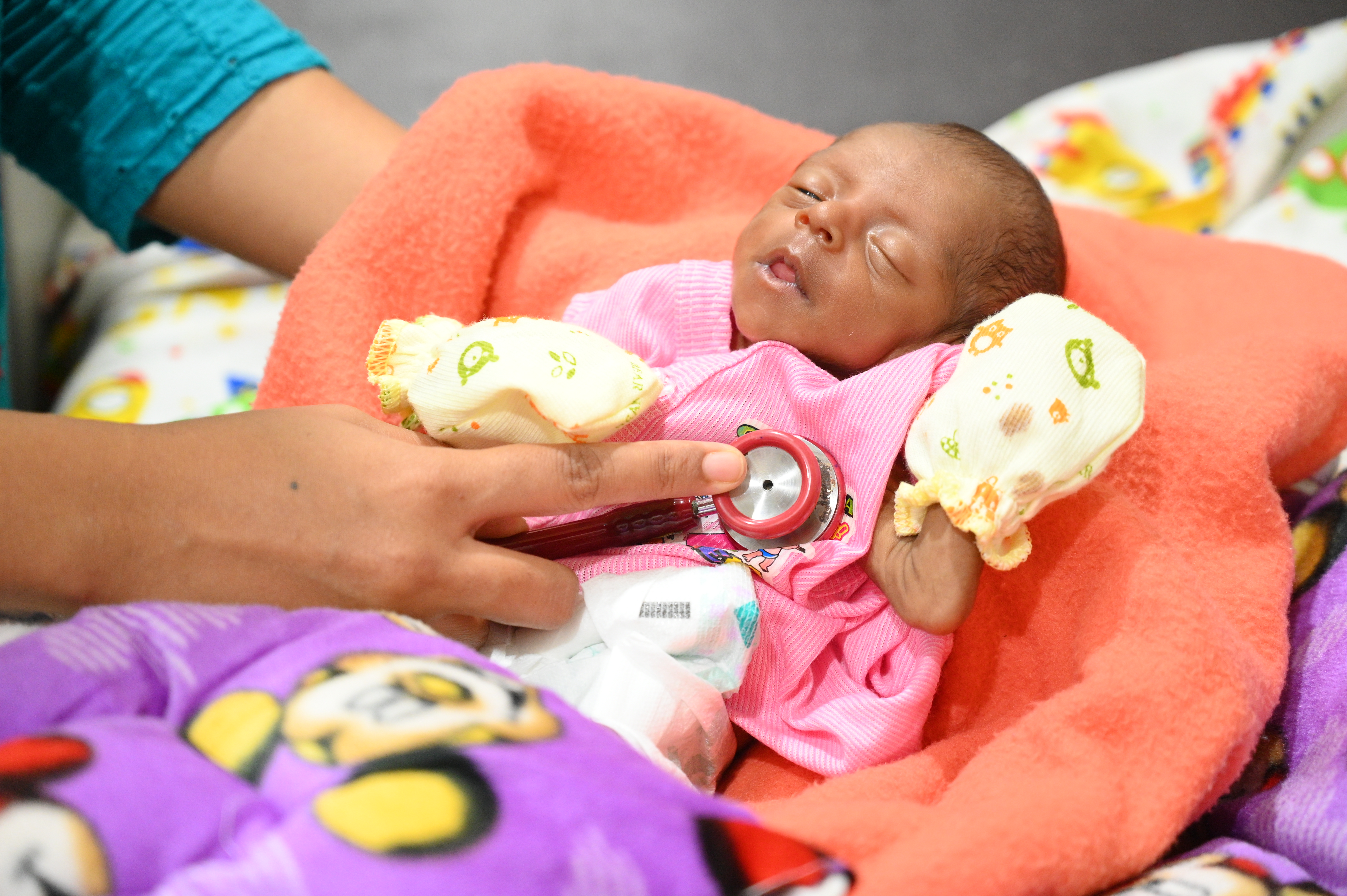 Neonatal care for newborn